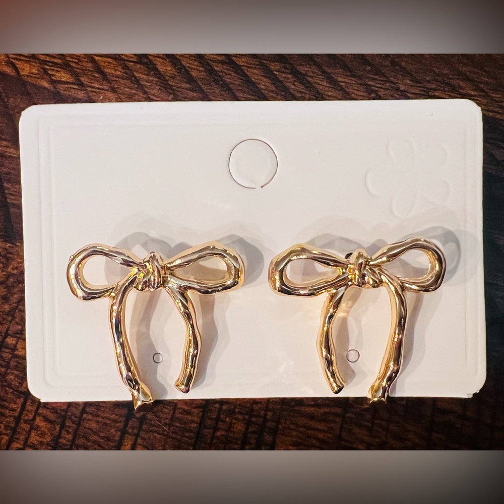 NEW Gold Bow Stud Earrings